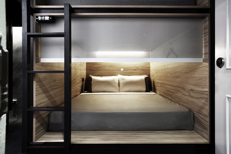 Front entry queen pod the pod boutique capsule hotel singapore Front entry queen pod the pod boutique capsule hotel singapore
