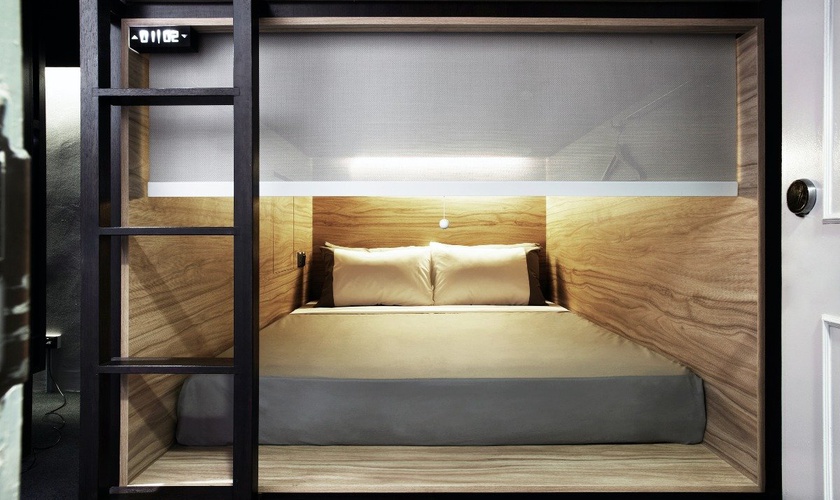 Queen pod  The POD Boutique Capsule Hotel Singapore