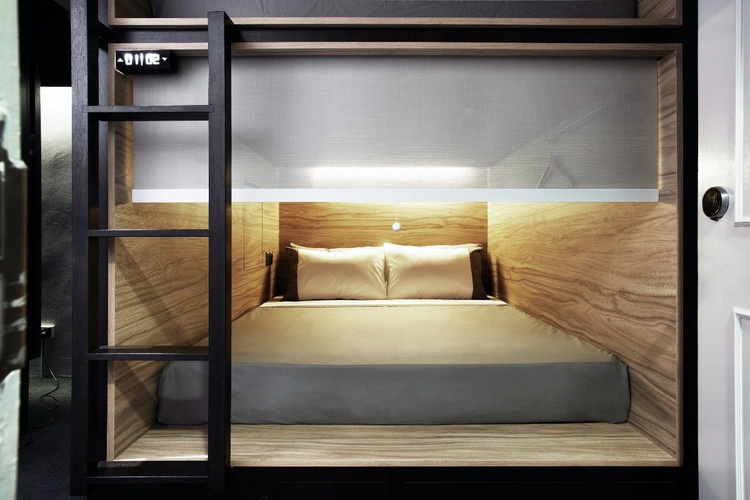 Front entry queen pod the pod boutique capsule hotel singapore Front entry queen pod the pod boutique capsule hotel singapore
