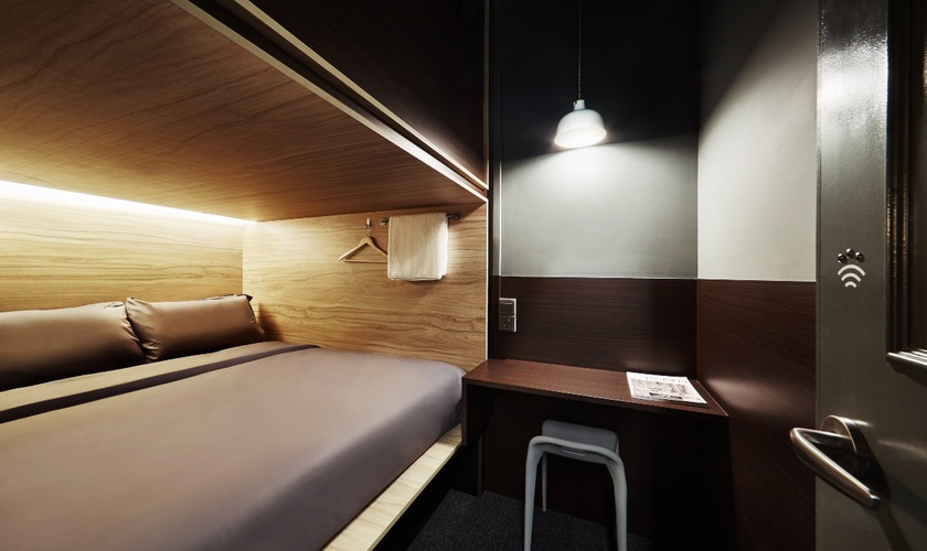 Queen pod suite  The POD Boutique Capsule Hotel Singapore