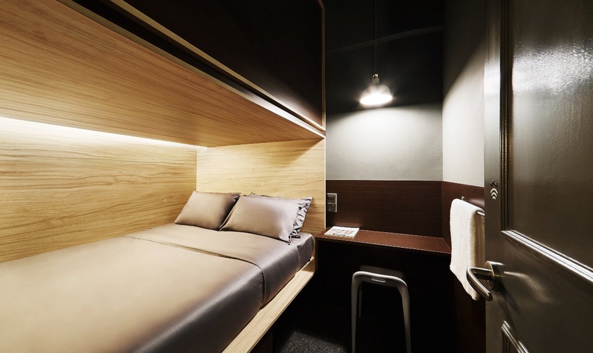 Queen pod suite  The POD Boutique Capsule Hotel Singapore